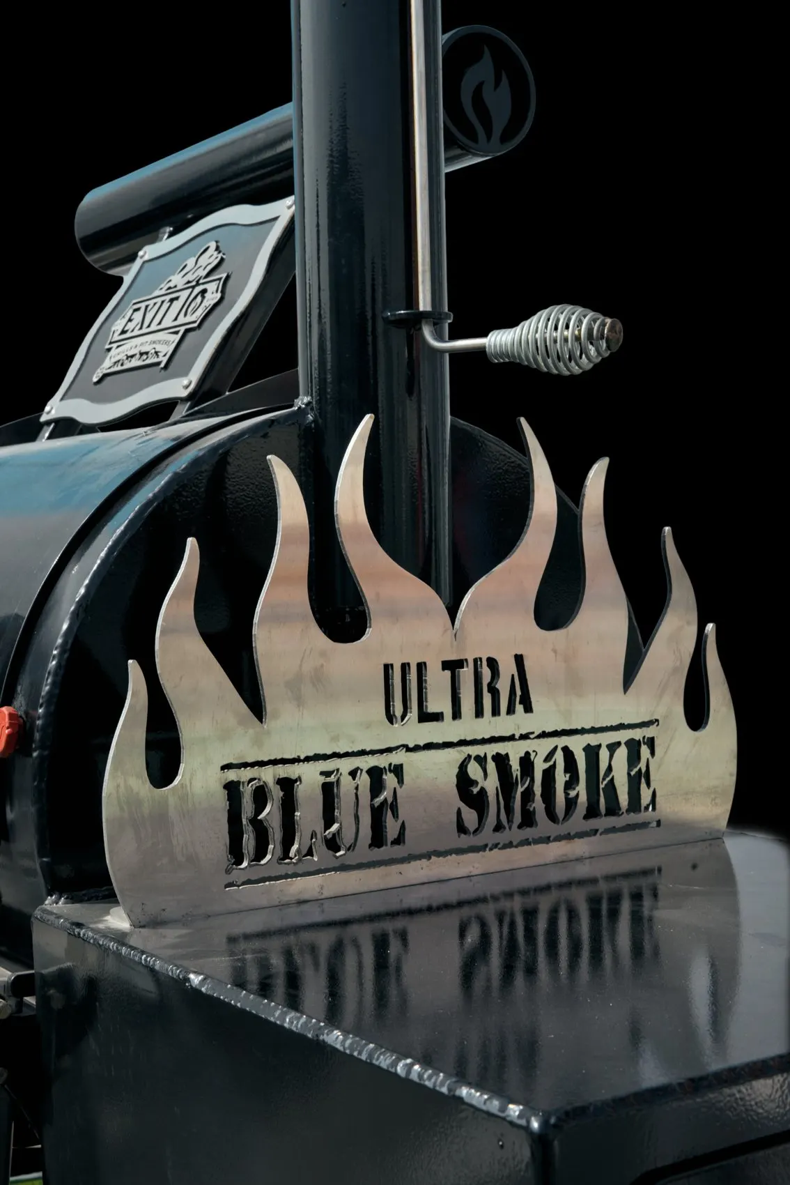 The Ultra Blue Smoke on black, view 3